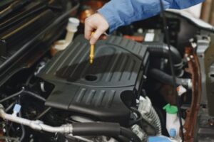 PEXELS-OIL-LEVEL-CHECK-400×267-1-300×200